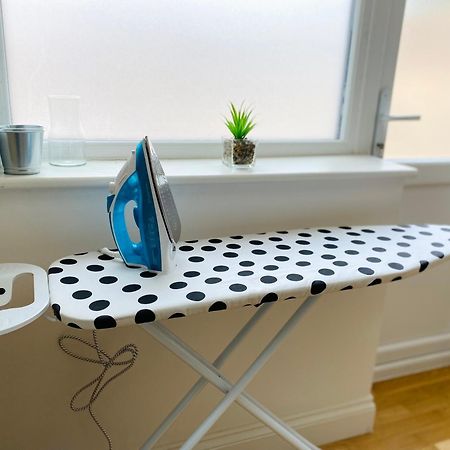 Modern 1-Bed Apt 30Min To Central London & Parking 外观 照片