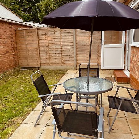 Modern 1-Bed Apt 30Min To Central London & Parking 外观 照片