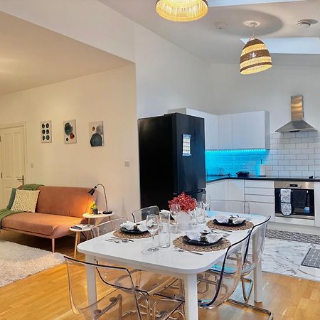 Modern 1-Bed Apt 30Min To Central London & Parking 外观 照片