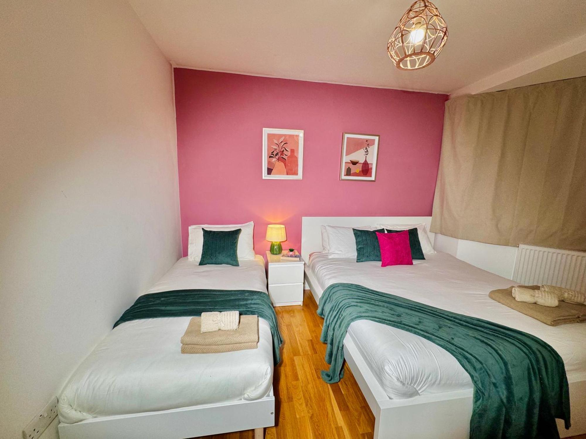 Modern 1-Bed Apt 30Min To Central London & Parking 外观 照片