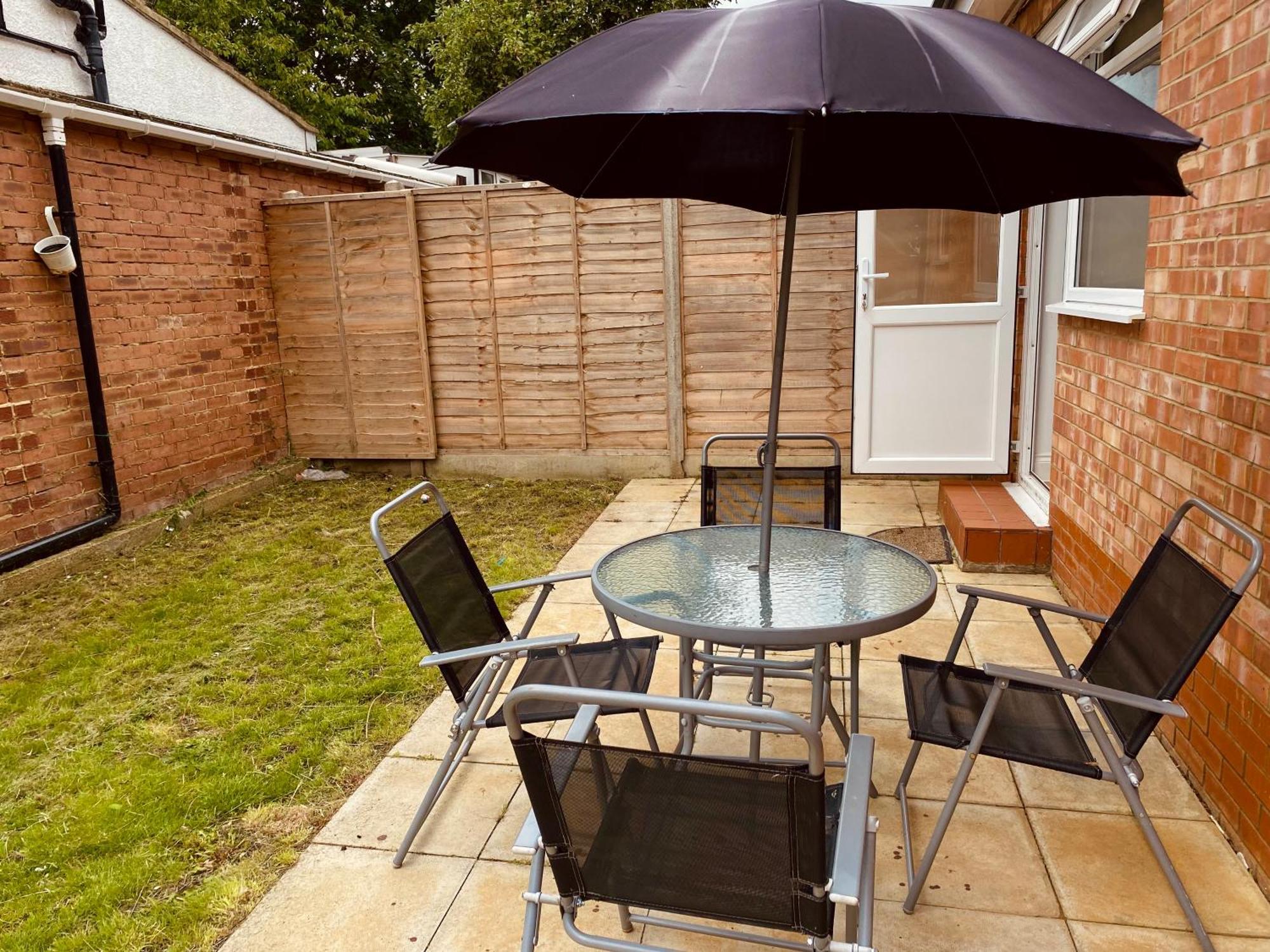 Modern 1-Bed Apt 30Min To Central London & Parking 外观 照片