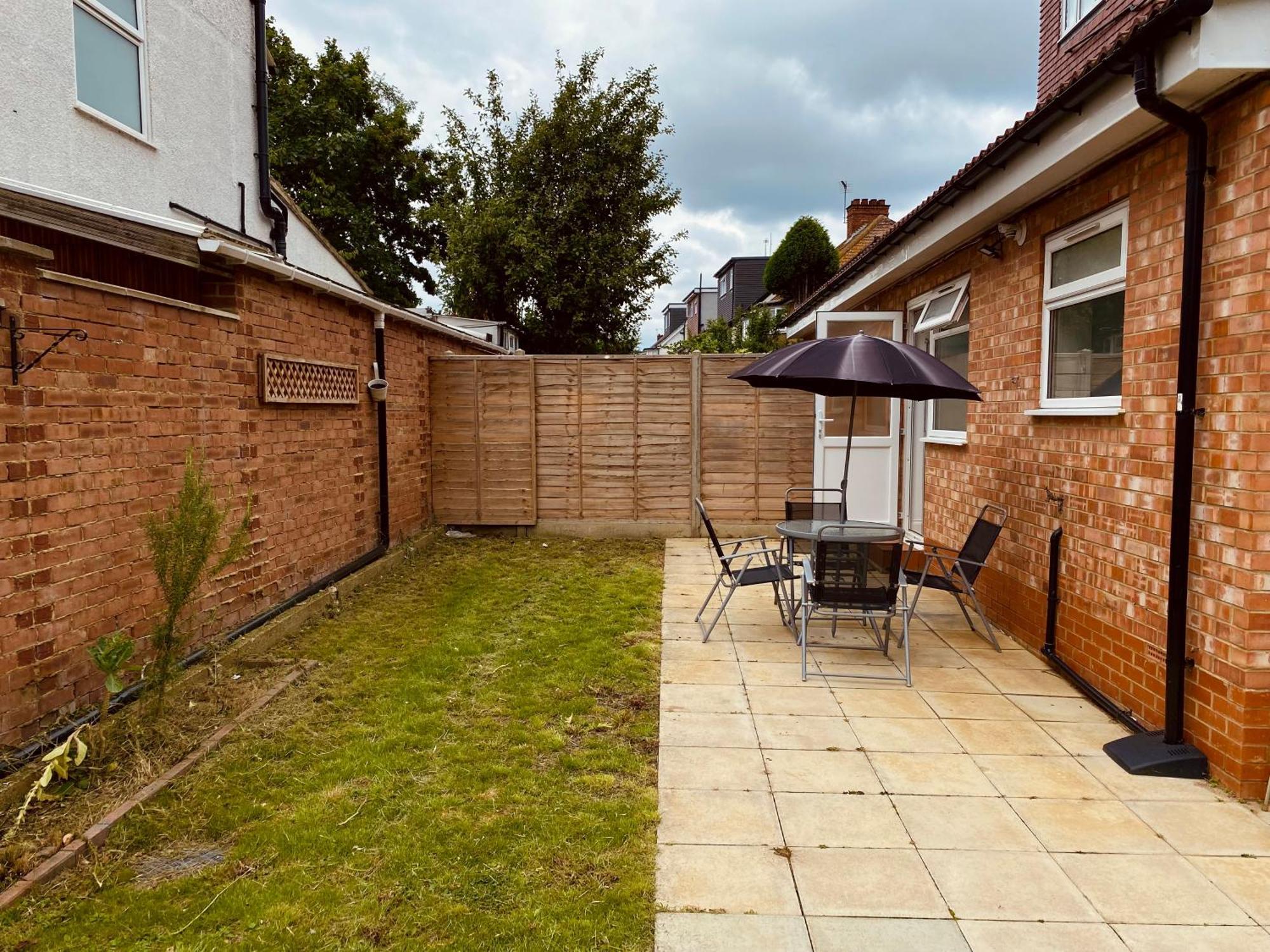 Modern 1-Bed Apt 30Min To Central London & Parking 外观 照片