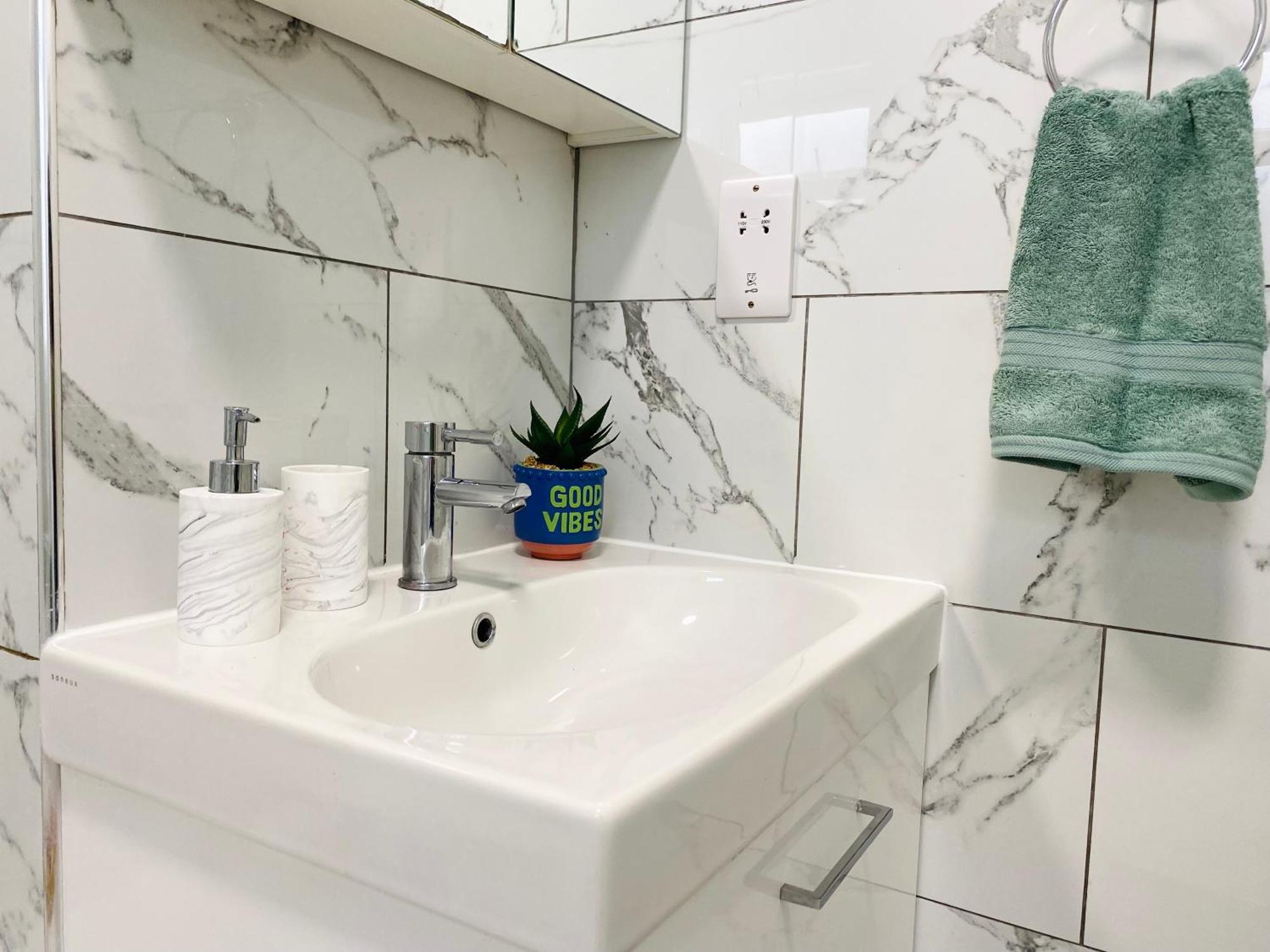 Modern 1-Bed Apt 30Min To Central London & Parking 外观 照片